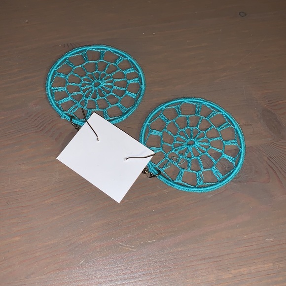🆕 Handmade Turquoise Boho Crocheted Macrame Hoop Earrings - Picture 3 of 4